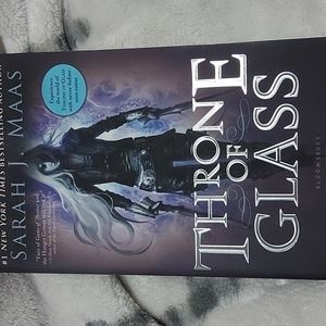 Throne of Glass by Sarah J Maas